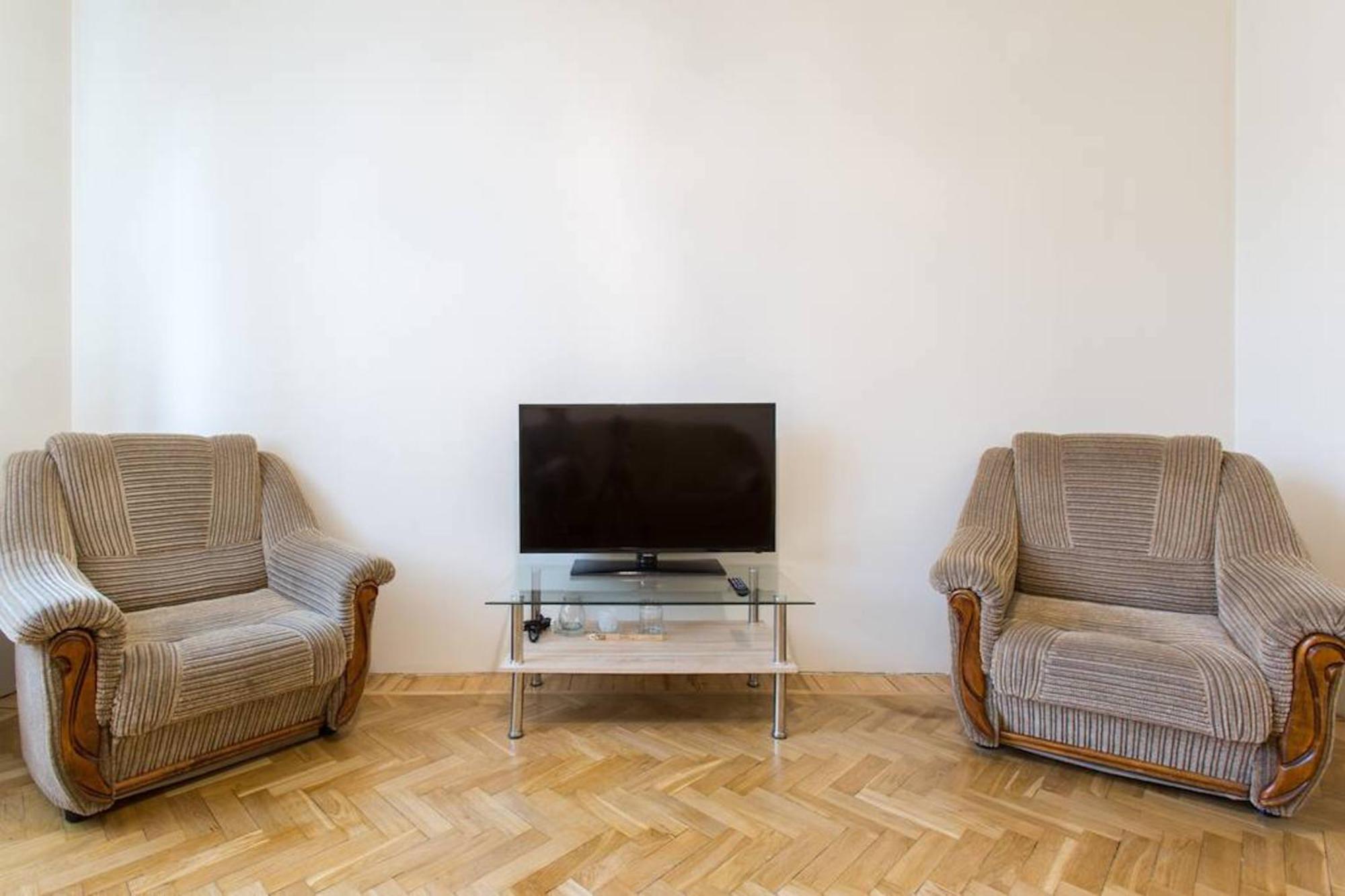 4Br Apartment In Tallinn City Centre With Free Parking Bagian luar foto